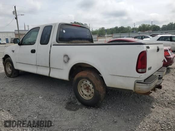 2000 Ford F-150 XL z VIN 1FTRX17W2YNA35334, wystawiony jako Copart lot #55320925 z przebiegiem Nie podano mil oraz Czysty tytuł • Clean title. Historia ofert i sprzedaży dostępna na DreamBid. Obrazek 2.