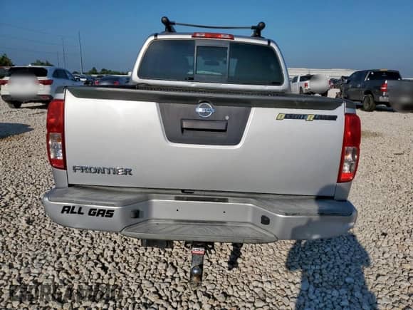 2014 Nissan Frontier Desert Runner z VIN 1N6AD0ER7EN768601, wystawiony jako Copart lot #70228955 z przebiegiem 105 195 mil mil oraz Szkoda całkowita • Salvage title. Historia ofert i sprzedaży dostępna na DreamBid. Obrazek 6.