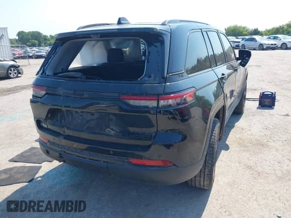 2024 Jeep Grand Cherokee Limited с VIN 1C4RJHBG5RC696850, выставлен на аукционе IAAI как лот 42875080 с пробегом 13 487 миль миль и . История ставок и продаж доступна на DreamBid. Изображение 4.