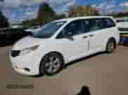 2015 Toyota Sienna L z VIN 5TDZK3DC3FS652236, wystawiony jako Copart lot #90328835 z przebiegiem 109 194 mil mil oraz Czysty tytuł • Clean title. Historia ofert i sprzedaży dostępna na DreamBid. Obrazek 1.