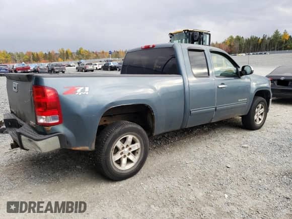 2010 GMC Sierra 1500 z VIN 1GTSKVEA5AZ252857, wystawiony jako Copart lot #86763435 z przebiegiem 248 619 mil mil oraz Nie do naprawy • Non repairable. Historia ofert i sprzedaży dostępna na DreamBid. Obrazek 3.