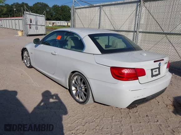2011 BMW 3 Series 328i с VIN WBADW3C57BE538657, выставлен на аукционе IAAI как лот 43398543 с пробегом Не указан миль и . История ставок и продаж доступна на DreamBid. Изображение 3.