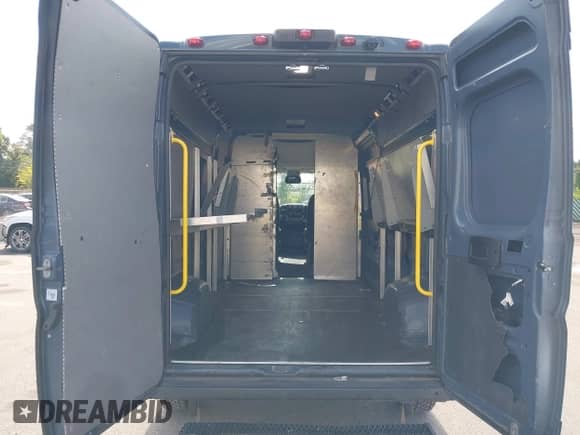 2019 Ram ProMaster Cargo с VIN 3C6TRVDG4KE520890, выставлен на аукционе IAAI как лот 43171216 с пробегом 53 633 миль миль и . История ставок и продаж доступна на DreamBid. Изображение 17.