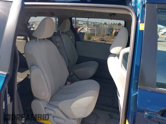 2011 Toyota Sienna LE AAS with VIN 5TDKK3DC5BS004957, listed as a IAAI auction lot 43230861 with 230,271 mi miles and . Bid and sale history available at DreamBid. Image 8.