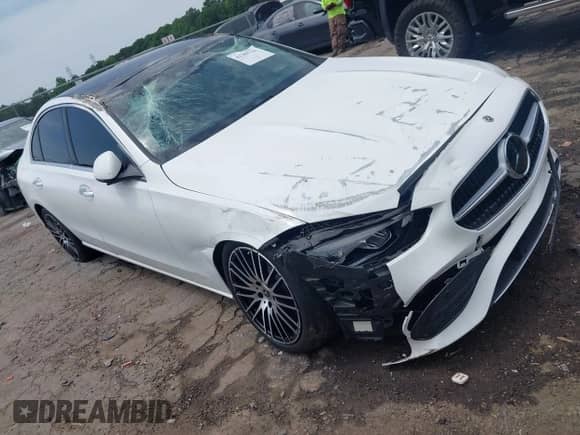 2023 Mercedes-Benz C 300 z VIN W1KAF4GB3PR089916, wystawiony jako IAAI lot #42286260 z przebiegiem 34 050 mil mil oraz . Historia ofert i sprzedaży dostępna na DreamBid. Obrazek 1.