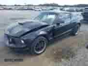 2007 Ford Mustang GT Deluxe z VIN 1ZVHT82H675250977, wystawiony jako IAAI lot #43314696 z przebiegiem 152 490 mil mil oraz . Historia ofert i sprzedaży dostępna na DreamBid. Obrazek 17.