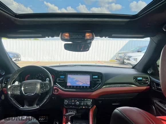 2021 Dodge Durango SRT Hellcat z VIN 1C4SDJH97MC740817, wystawiony jako Copart lot #86167725 z przebiegiem 57 427 mil mil oraz Czysty tytuł • Clean title. Historia ofert i sprzedaży dostępna na DreamBid. Obrazek 9.