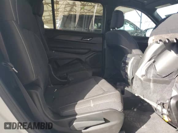 2024 Jeep Grand Cherokee Laredo with VIN 1C4RJJAG7R8624074, listed as a Copart auction lot 83665124 with 1,949 mi miles and Salvage title. Bid and sale history available at DreamBid. Image 11.