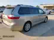 2017 Toyota Sienna XLE Auto Access Seat с VIN 5TDYZ3DC9HS863158, выставлен на аукционе Copart как лот 71839435 с пробегом 275 160 миль миль и Чистый • Clean title. История ставок и продаж доступна на DreamBid. Изображение 3.