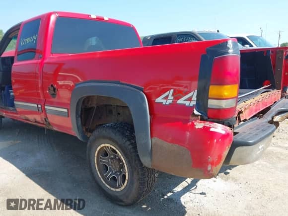 2002 Chevrolet Silverado 2500HD LT с VIN 1GCHK29112E303783, выставлен на аукционе IAAI как лот 42798214 с пробегом Не указан миль и . История ставок и продаж доступна на DreamBid. Изображение 17.