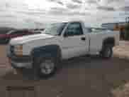2007 Chevrolet Silverado 2500HD Work Truck z VIN 1GCHC24U17E120048, wystawiony jako Copart lot #48792075 z przebiegiem 221 502 mil mil oraz Szkoda całkowita • Salvage title. Historia ofert i sprzedaży dostępna na DreamBid. Obrazek 1.