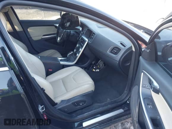 2018 Volvo S60 Inscription с VIN LYV402TKXJB179615, выставлен на аукционе IAAI как лот 41410095 с пробегом 181 529 миль миль и . История ставок и продаж доступна на DreamBid. Изображение 5.