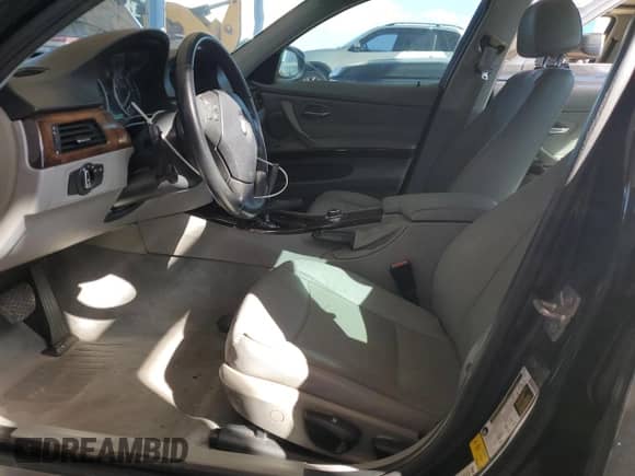 2011 BMW 3 Series 328i with VIN WBAPH5G54BNM75188, listed as a Copart auction lot 82543115 with 153,370 mi miles and Clean title. Bid and sale history available at DreamBid. Image 7.