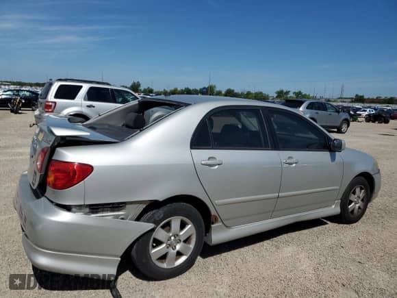 2003 Toyota Corolla CE z VIN 1NXBR32E03Z016314, wystawiony jako Copart lot #63079355 z przebiegiem 203 115 mil mil oraz Szkoda całkowita • Salvage title. Historia ofert i sprzedaży dostępna na DreamBid. Obrazek 3.