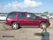 2005 Chevrolet TrailBlazer LS z VIN 1GNDT13S752280515, wystawiony jako IAAI lot #43358043 z przebiegiem 200 752 mil mil oraz . Historia ofert i sprzedaży dostępna na DreamBid. Obrazek 13.