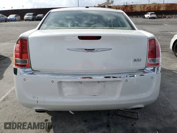 2011 Chrysler 300 Limited с VIN 2C3CA5CG7BH537337, выставлен на аукционе Copart как лот 85932115 с пробегом 101 792 миль миль и Списание • Salvage title. История ставок и продаж доступна на DreamBid. Изображение 6.