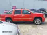 2009 Chevrolet Avalanche LTZ z VIN 3GNFK32059G229423, wystawiony jako IAAI lot #42510957 z przebiegiem 192 935 mil mil oraz . Historia ofert i sprzedaży dostępna na DreamBid. Obrazek 13.