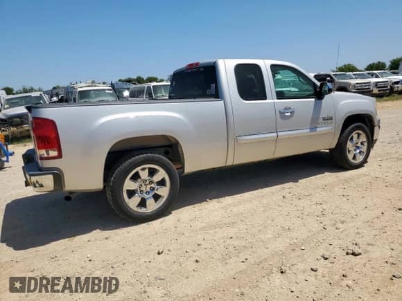 2010 GMC Sierra 1500 SLE z VIN 1GTSCVE0XAZ131634, wystawiony jako Copart lot #65597985 z przebiegiem 112 926 mil mil oraz Szkoda całkowita • Salvage title. Historia ofert i sprzedaży dostępna na DreamBid. Obrazek 3.