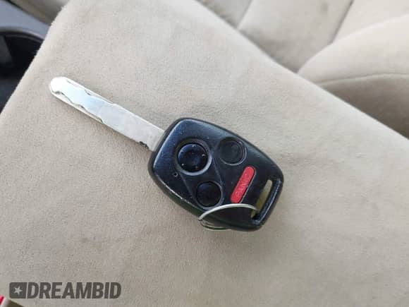 2005 Honda Accord LX with VIN 1HGCM66315A070938, listed as a IAAI auction lot 42357049 with 173,243 mi miles and . Bid and sale history available at DreamBid. Image 11.