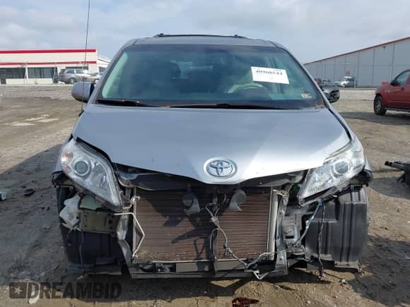 2013 Toyota Sienna XLE AAS with VIN 5TDYK3DC1DS392332, listed as a IAAI auction lot 40968544 with 129,081 mi miles and . Bid and sale history available at DreamBid. Image 13.