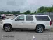 2014 Chevrolet Suburban LTZ with VIN 1GNSKKE79ER218727, listed as a IAAI auction lot 42761610 with 242,771 mi miles and . Bid and sale history available at DreamBid. Image 15.