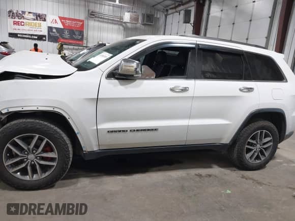 2017 Jeep Grand Cherokee Limited with VIN 1C4RJFBG4HC861354, listed as a IAAI auction lot 43308393 with 110,511 mi miles and . Bid and sale history available at DreamBid. Image 14.