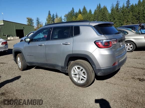 2020 Jeep Compass Sport z VIN 3C4NJDAB5LT107045, wystawiony jako Copart lot #86335665 z przebiegiem 62 880 mil mil oraz Szkoda całkowita • Salvage title. Historia ofert i sprzedaży dostępna na DreamBid. Obrazek 2.