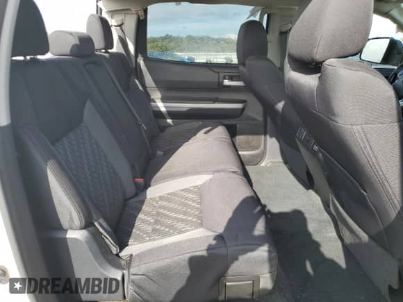 2020 Toyota Tundra SR5 z VIN 5TFDY5F13LX902287, wystawiony jako Copart lot #71431035 z przebiegiem 123 137 mil mil oraz Szkoda całkowita • Salvage title. Historia ofert i sprzedaży dostępna na DreamBid. Obrazek 10.