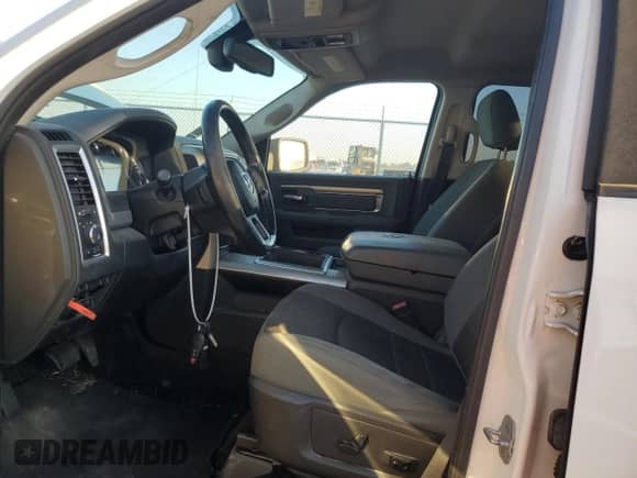 2014 Ram 1500 Big Horn z VIN 1C6RR6LM3ES301721, wystawiony jako Copart lot #80387994 z przebiegiem 187 491 mil mil oraz Czysty tytuł • Clean title. Historia ofert i sprzedaży dostępna na DreamBid. Obrazek 7.