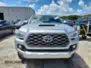 2022 Toyota Tacoma SR z VIN 3TYSZ5AN6NT091760, wystawiony jako Copart lot #63561745 z przebiegiem 61 005 mil mil oraz Szkoda całkowita • Salvage title. Historia ofert i sprzedaży dostępna na DreamBid. Obrazek 5.