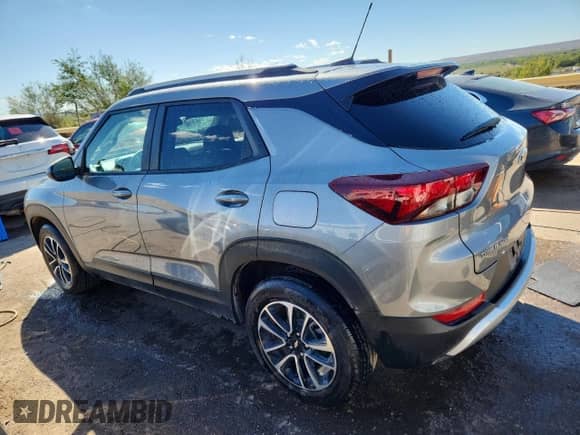 2025 Chevrolet TrailBlazer LT z VIN KL79MPSP3SB149652, wystawiony jako Copart lot #84912635 z przebiegiem 21 968 mil mil oraz Szkoda całkowita • Salvage title. Historia ofert i sprzedaży dostępna na DreamBid. Obrazek 2.