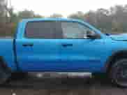 2025 Ram 1500 Rebel z VIN 1C6SRFLP0SN578395, wystawiony jako IAAI lot #43230495 z przebiegiem 32 399 mil mil oraz . Historia ofert i sprzedaży dostępna na DreamBid. Obrazek 13.