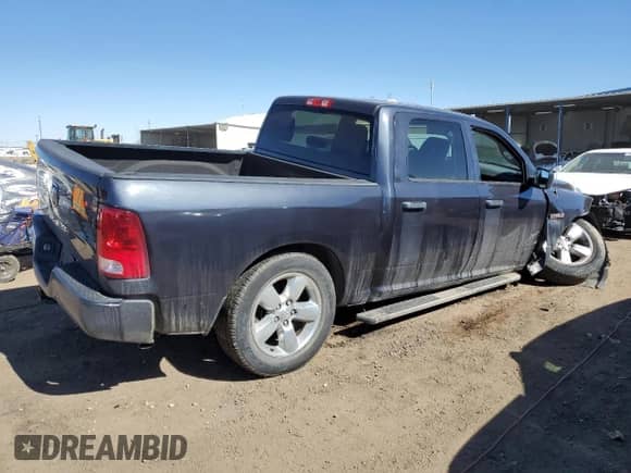 2018 Ram 1500 Tradesman z VIN 3C6RR6KT6JG269700, wystawiony jako Copart lot #47265585 z przebiegiem 42 600 mil mil oraz Szkoda całkowita • Salvage title. Historia ofert i sprzedaży dostępna na DreamBid. Obrazek 3.