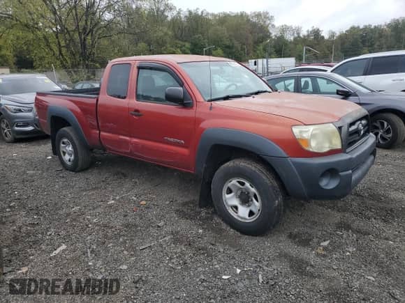 2008 Toyota Tacoma with VIN 5TEUX42NX8Z529481, listed as a Copart auction lot 86293165 with 153,291 mi miles and Clean title. Bid and sale history available at DreamBid. Image 4.