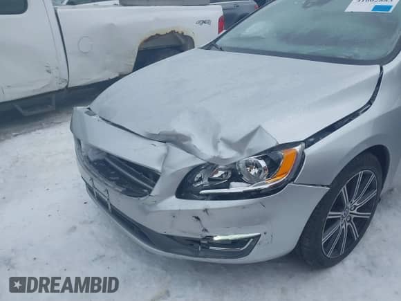 2018 Volvo S60 Inscription z VIN LYV402TK7JB173545, wystawiony jako IAAI lot #41602883 z przebiegiem 50 294 mil mil oraz . Historia ofert i sprzedaży dostępna na DreamBid. Obrazek 6.