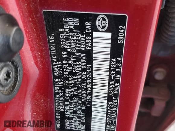 2017 Toyota Camry XLE z VIN 4T1BF1FK0HU720131, wystawiony jako Copart lot #82687105 z przebiegiem 136 438 mil mil oraz Czysty tytuł • Clean title. Historia ofert i sprzedaży dostępna na DreamBid. Obrazek 12.