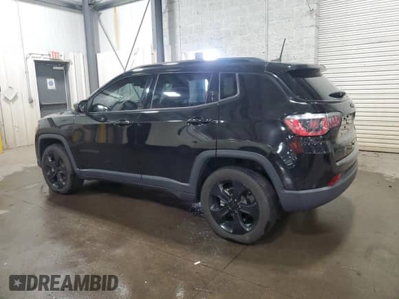2019 Jeep Compass Latitude с VIN 3C4NJDBB1KT622895, выставлен на аукционе Copart как лот 67121915 с пробегом 93 173 миль миль и Списание • Salvage title. История ставок и продаж доступна на DreamBid. Изображение 2.