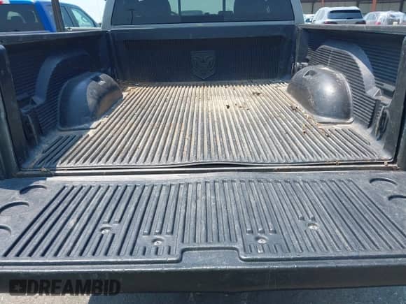 2005 Dodge 2500 SLT with VIN 3D7KS28C45G785404, listed as a IAAI auction lot 42872880 with 274,966 mi miles and . Bid and sale history available at DreamBid. Image 18.