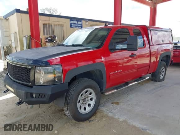 2012 Chevrolet Silverado 1500 LS with VIN 1GCRKREA4CZ318646, listed as a IAAI auction lot 43508338 with 257,336 mi miles and . Bid and sale history available at DreamBid. Image 17.