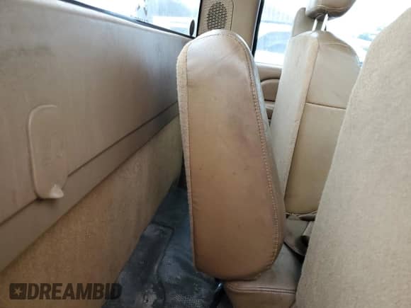 2000 Chevrolet Silverado 1500 with VIN 1GCEC14W3YE252499, listed as a Copart auction lot 61003345 with 203,784 mi miles and Salvage title. Bid and sale history available at DreamBid. Image 10.