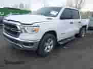 2024 Ram 1500 Big Horn z VIN 1C6SRFFT6RN115065, wystawiony jako IAAI lot #41997639 z przebiegiem 15 453 mil mil oraz . Historia ofert i sprzedaży dostępna na DreamBid. Obrazek 2.