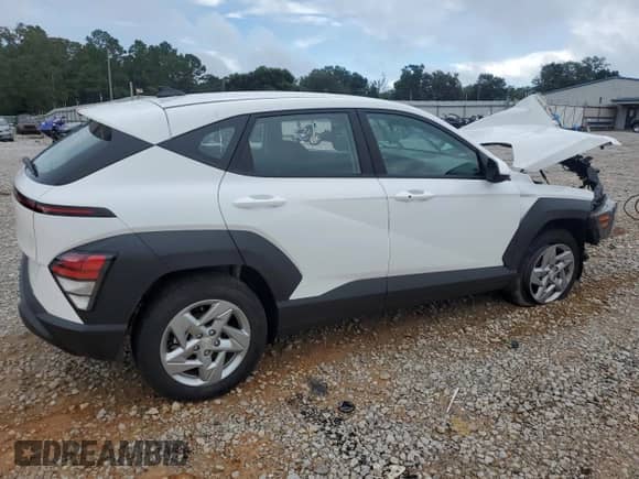2025 Hyundai Kona SE с VIN KM8HA3AB4SU262760, выставлен на аукционе Copart как лот 66282265 с пробегом 5 741 миль миль и Списание • Salvage title. История ставок и продаж доступна на DreamBid. Изображение 3.