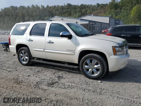 2008 Chevrolet Tahoe 1LT z VIN 1GNFK13078R178475, wystawiony jako Copart lot #81240715 z przebiegiem 216 561 mil mil oraz Szkoda całkowita • Salvage title. Historia ofert i sprzedaży dostępna na DreamBid. Obrazek 4.