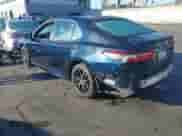 2021 Toyota Camry SE Nightshade z VIN 4T1G11AK1MU532174, wystawiony jako IAAI lot #43458375 z przebiegiem 53 698 mil mil oraz . Historia ofert i sprzedaży dostępna na DreamBid. Obrazek 3.
