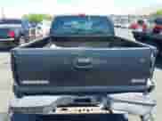 2004 GMC Sierra 1500 z VIN 1GTEC19X04Z102631, wystawiony jako IAAI lot #42699084 z przebiegiem 163 496 mil mil oraz . Historia ofert i sprzedaży dostępna na DreamBid. Obrazek 14.