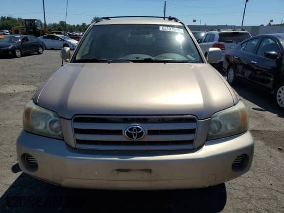 2004 Toyota Highlander with VIN JTEDP21A040035106, listed as a Copart auction lot 65137915 with 204,649 mi miles and Salvage title. Bid and sale history available at DreamBid. Image 5.