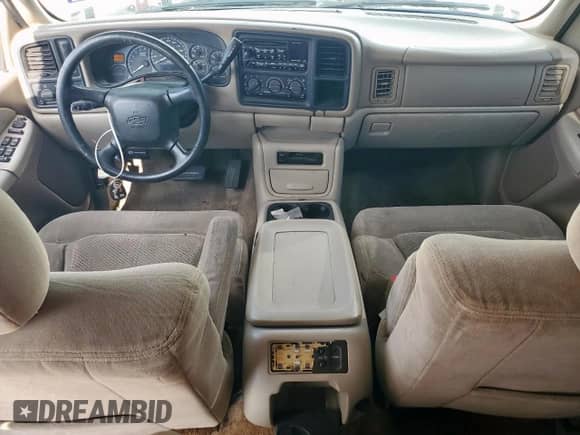 2001 Chevrolet Tahoe LS с VIN 1GNEC13T21R204764, выставлен на аукционе Copart как лот 70886525 с пробегом 211 367 миль миль и Списание • Salvage title. История ставок и продаж доступна на DreamBid. Изображение 8.