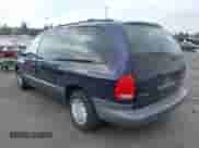 1999 Dodge Caravan SE z VIN 1B4GP44G9XB831601, wystawiony jako IAAI lot #43088597 z przebiegiem 99 819 mil mil oraz . Historia ofert i sprzedaży dostępna na DreamBid. Obrazek 3.