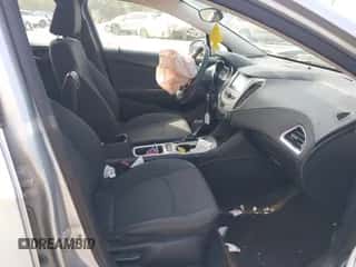 2018 Chevrolet Cruze LS с VIN 1G1BC5SM3J7145922, выставлен на аукционе IAAI как лот 43320971 с пробегом 131 143 миль миль и . История ставок и продаж доступна на DreamBid. Изображение 5.