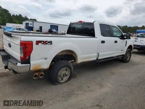 2018 Ford F-250 XL z VIN 1FT7W2BT5JEC78221, wystawiony jako Copart lot #54751635 z przebiegiem 169 728 mil mil oraz Szkoda całkowita • Salvage title. Historia ofert i sprzedaży dostępna na DreamBid. Obrazek 3.